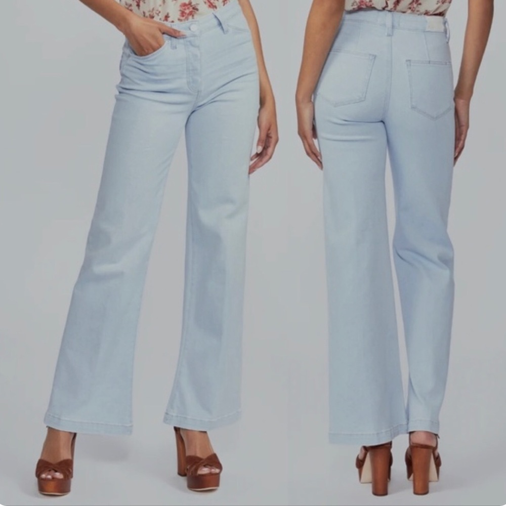 PAIGE denim. Wide leg / flare light blue. High rise.